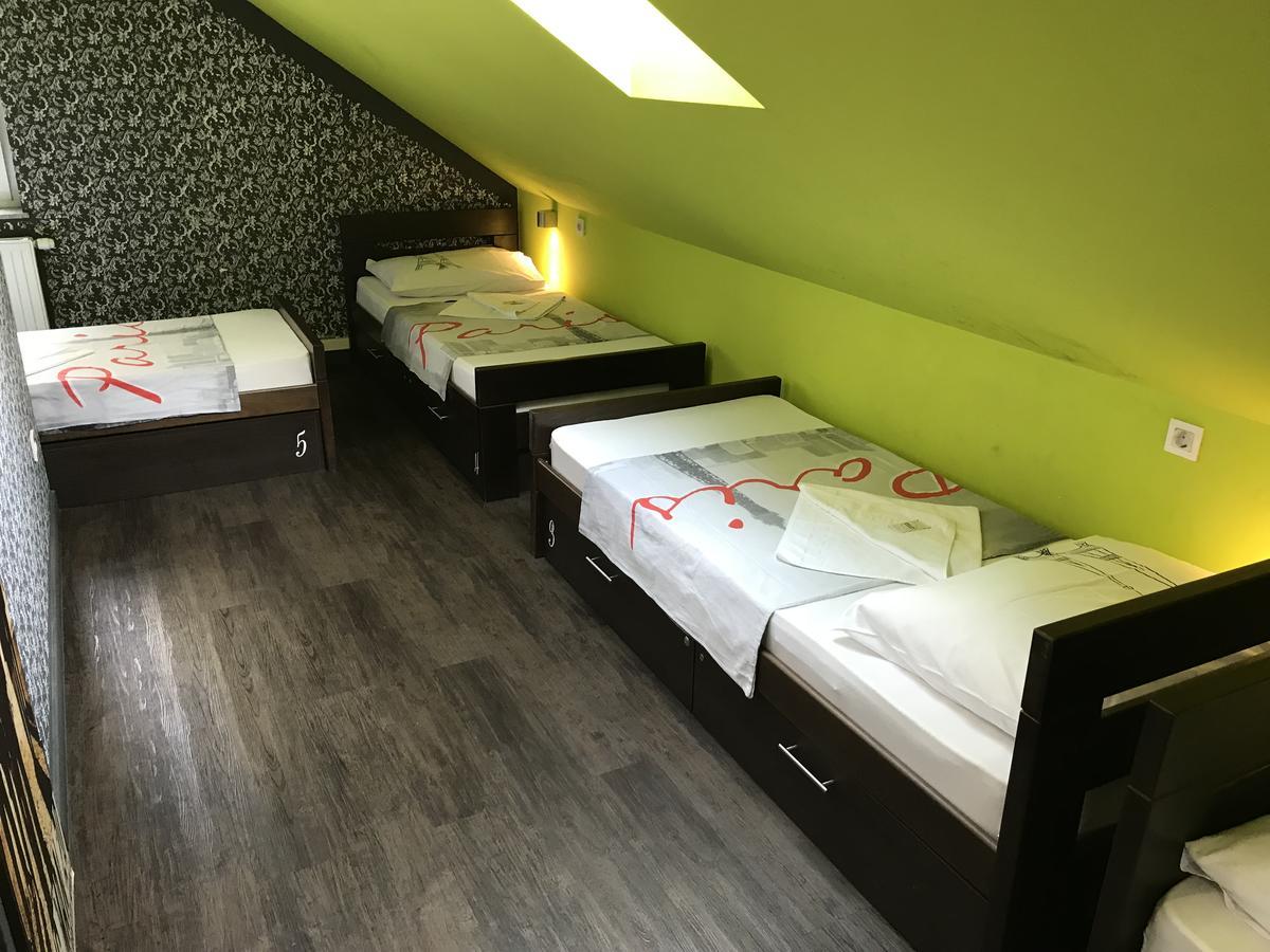 Hostel Paris Загреб Экстерьер фото